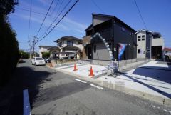 前面道路は西側約4.6ｍ公道に面しています＾＾