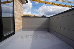 陽当たりの良いバルコニーです。お洗濯やお布団干しはもちろん、日光浴スペースにも＾＾足元は防水工事施工済です。