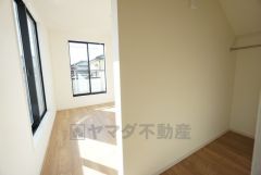 2階、8.7帖の洋室には広々WIC付き＾＾