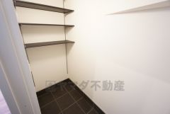 広々としたシューズインクローゼットを完備。家族全員の靴がきれいに収納できます＾＾