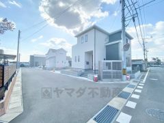 角地＾＾前面道路は北西側約6.5ｍ公道、北東側約6.0ｍ公道に面しています＾＾