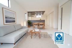 家族が集まる開放的なリビング。思い思いの時間を過ごしたり食事をしたり、素敵な団らんの場になりますね＾＾家具はCGによるイメージ画像です。