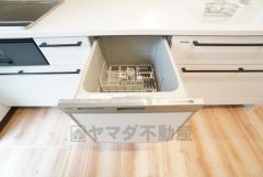 炊事時間を大幅に短縮できる食器洗浄乾燥機付き＾＾食器を洗う手間が減るので家族とのコミュニケーションの時間や自分の時間が増えますね。