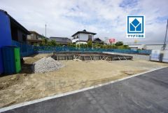 敷地面積約66坪＾＾徒歩4分圏にアスタラビスタ、セブン、バス停＾＾駐車2台。県道17号線すぐ＾＾（車1分/190ｍ）。