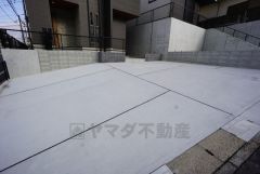 カースペースは2台分確保＾＾ご夫婦で1台ずつ所持されているご家庭も、来客時も安心ですね。