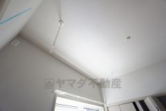 1階洋室に室内物干し付き＾＾雨の日や花粉の季節の洗濯も安心です＾＾