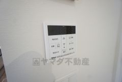おいだき機能つきなのでお風呂に入る時間が異なるご家庭には嬉しいですね。ボタン一つで快適で便利な生活が＾＾