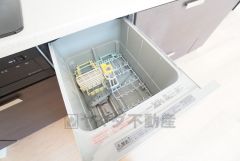 炊事時間を大幅に短縮できる食器洗浄乾燥機付き＾＾食器を洗う手間が減るので家族とのコミュニケーションの時間や自分の時間が増えますね。 