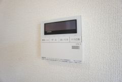 おいだき機能つきなのでお風呂に入る時間が異なるご家庭には嬉しいですね。ボタン一つで快適で便利な生活が＾＾