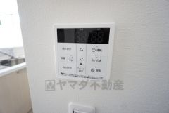 キッチン横からお湯張りが出来るので便利です。