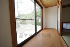 和室には広縁もあり光が差し込むくつろぎの空間＾＾
