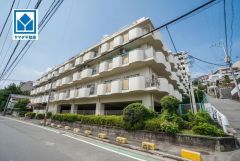 小学校まで徒歩4分。近いとお子様の通学も安心ですね＾＾最寄りバス停まで徒歩4分。天神・博多駅行き＾＾