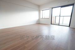 リビングは採光や風通しがいい構造となっています。導線が考えられたリビングダイニングなので忙しい時間でも効率よく動けますね＾＾慌ただしい朝の時間も安心です＾＾