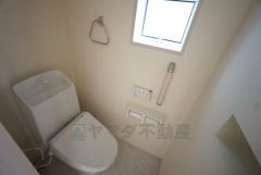 1階2階の2ヶ所にトイレがありますので、忙しい朝にも家族に気を使わず、ゆとりが生まれますね＾＾