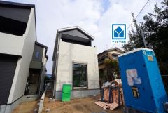 西鉄バス「皿山四丁目」歩3分。天神博多方面行きが数分おきに停車します＾＾歩5分圏に西鉄ストア、セブンあり＾＾