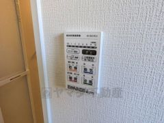 浴室暖房乾燥機には、暖房、乾燥、涼風、換気の4つの機能が付いています。タイマー付きです。換気・雨の日の洗濯も安心です＾＾