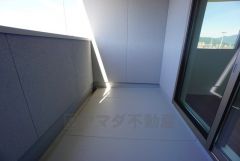 陽当たりの良いバルコニーです。お洗濯やお布団干しはもちろん、日光浴スペースにも＾＾足元は防水工事施工済です。