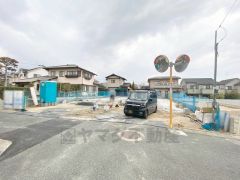 住人以外の車の進入も少なく、小さなお子様を持つご家庭にも安心です。