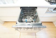 炊事時間を大幅に短縮できる食器洗浄乾燥機付き＾＾食器を洗う手間が減るので家族とのコミュニケーションの時間や自分の時間が増えますね。
