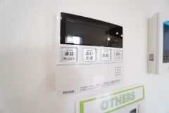 おいだき機能つきなのでお風呂に入る時間が異なるご家庭には嬉しいですね。ボタン一つで快適で便利な生活が＾＾