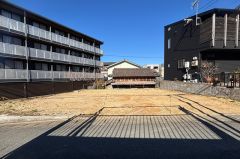 駐車スペースはゆとりある2台分を確保。マイカー用に、お客さま用に、余裕を持ってご利用いただけます＾＾