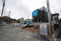 前面道路含む現地写真。