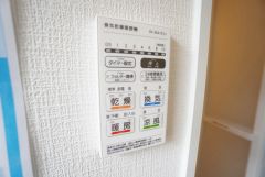 浴室暖房乾燥機には、暖房、乾燥、涼風、換気の4つの機能が付いています。タイマー付きです。換気・雨の日の洗濯も安心です＾＾