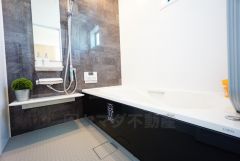 一日の疲れを癒すバスルーム。