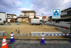 西鉄バス「柏原」歩5分＾＾歩2分圏にセブン、郵便局。歩8分圏にボンラパス、幼稚園、保育園あり＾＾