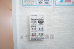 浴室暖房乾燥機には、暖房、乾燥、涼風、換気の4つの機能が付いています。タイマー付きです。換気・雨の日の洗濯も安心です＾＾