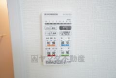 浴室暖房乾燥機には、暖房、乾燥、涼風、換気の4つの機能が付いています。タイマー付きです。換気・雨の日の洗濯も安心です＾＾