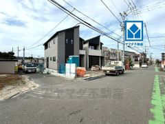 前面道路幅員：南側約4ｍ公道、東側約6.3ｍ公道