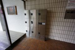 宅配ボックス付きで外出時にも安心です＾＾