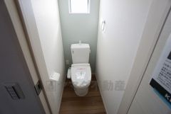 トイレは1階と2階それぞれに設けられています。