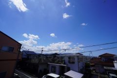 目の前に日差しを遮る建物がないので、日当たり＆風通し良好です＾＾