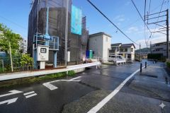 住人以外の車の進入も少なく、小さなお子様を持つご家庭にも安心です。