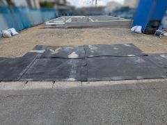 前面道路は南西側約3.9ｍの公道に面しています。 