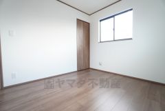 住む人のこだわりを活かす洋室＾＾クローゼットもあり荷物もすっきり片付けられ、ゆとりのある暮らしが出来ます＾＾