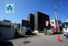 鳥栖ICまで車で3分（250ｍ）休日のドライブにも便利です。2way玄関から水回り・LDKへ繋がる便利な回遊動線仕様＾＾