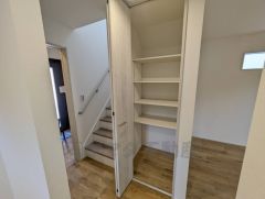 リビング階段は顔を合わせる時間が増えるので、ご家族とのコミュニケーションがとりやすく距離がグッと縮まりそうですね＾＾