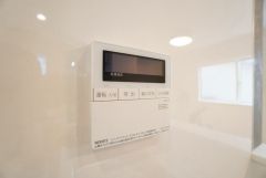 おいだき機能つきなのでお風呂に入る時間が異なるご家庭には嬉しいですね。ボタン一つで快適で便利な生活が＾＾