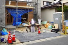 駐車スペースはゆとりある2台分を確保。マイカー用に、お客さま用に、余裕を持ってご利用いただけます。