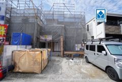 西鉄バス「警弥郷1丁目」＆セブン歩3分。マルキョウ歩7分。長期優良住宅＾＾カースペース3台分を確保。