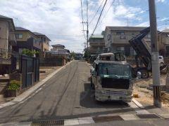 前面道路は北西側約5.9ｍの公道に面しています。