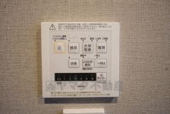 浴室暖房乾燥機には、暖房、乾燥、涼風、換気の4つの機能が付いています。タイマー付きです。換気・雨の日の洗濯も安心です＾＾