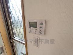 おいだき機能つきなのでお風呂に入る時間が異なるご家庭には嬉しいですね。ボタン一つで快適で便利な生活が＾＾