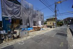 前面道路含む現地写真。