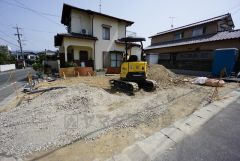 駐車スペースはゆとりある2台分を確保。マイカー用に、お客さま用に、余裕を持ってご利用いただけます。