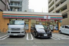 セブンイレブン　福岡草香江2丁目店