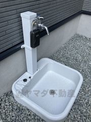 洗車のときなどに便利な外水栓。